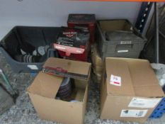 Quantity of assorted Scotch Brite cleaning & finishing pads