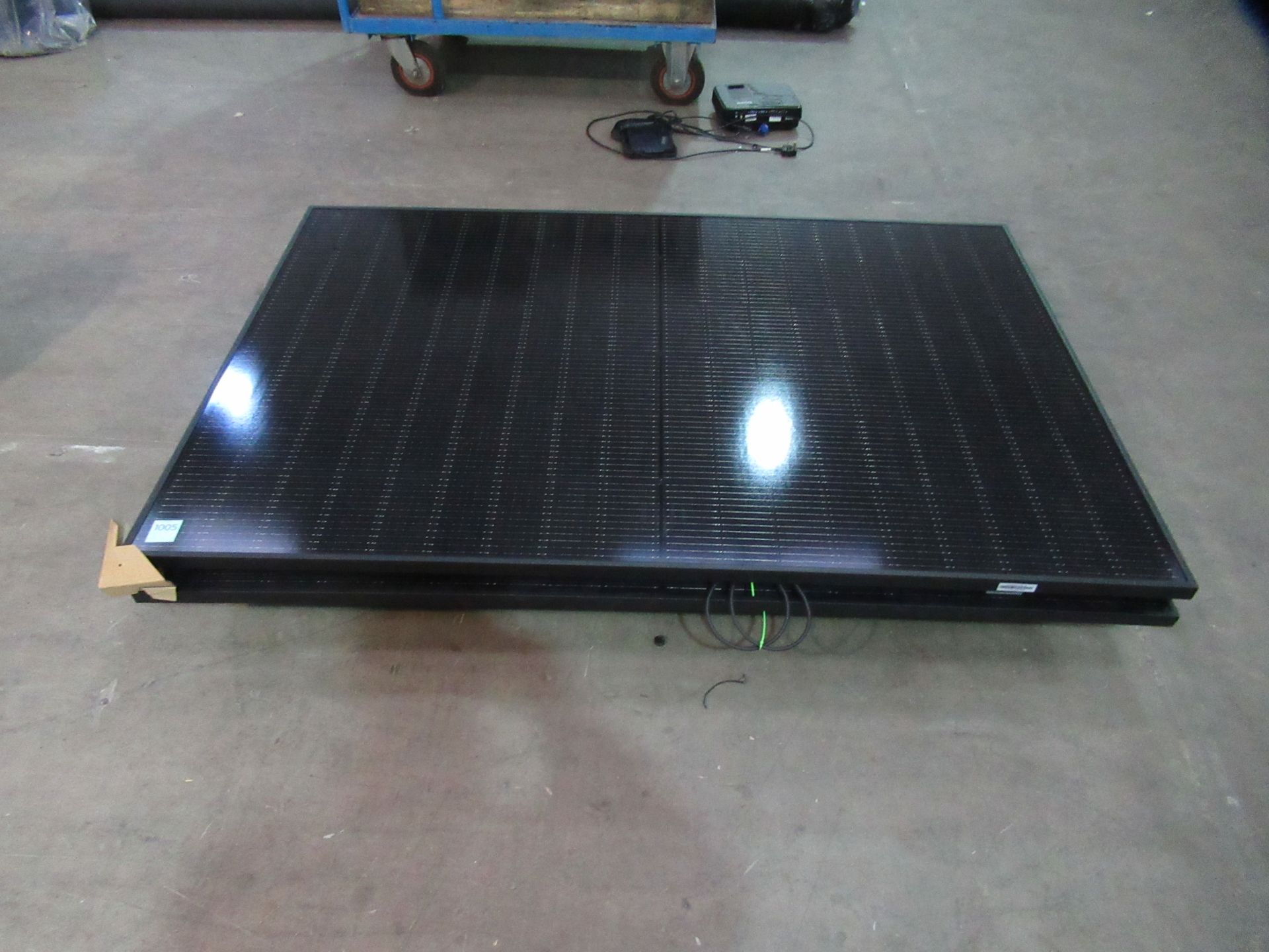 3x Qcells 395W Solar Panels (1690 x 1135mm) - Image 2 of 4