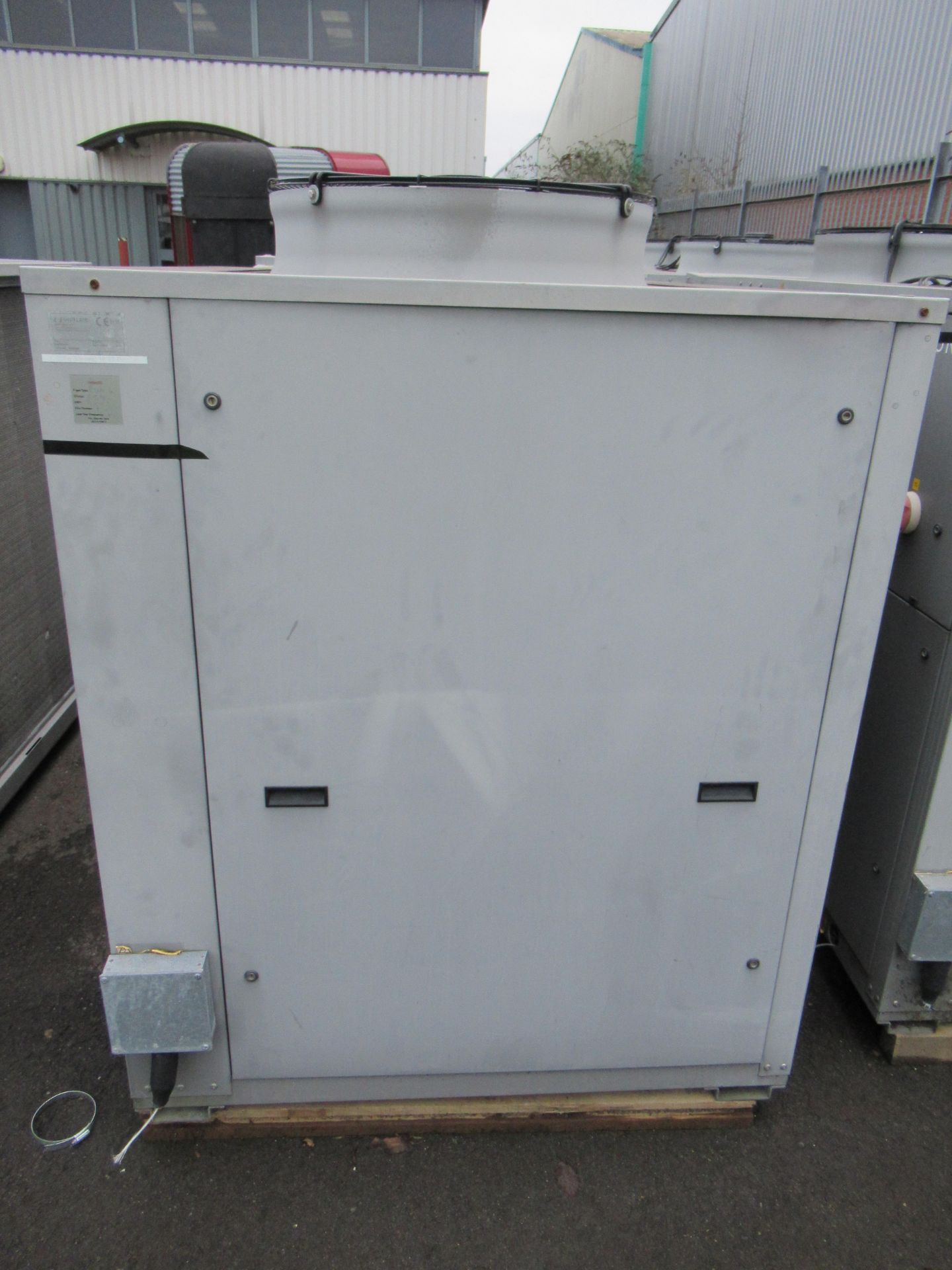 Schneider Unifair Packaged Air Cooled Water Chiller - Image 2 of 7