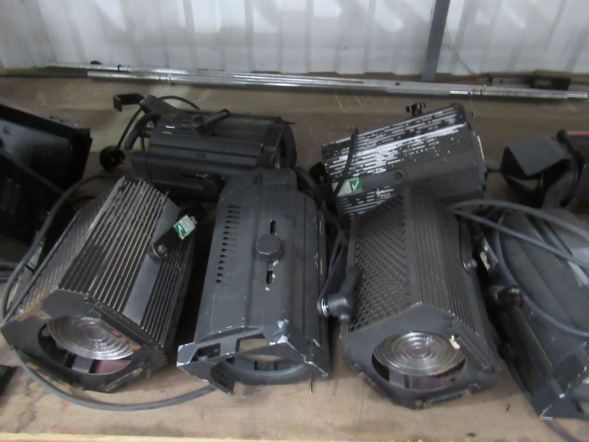 A Selection of Various Lighting Units - Image 3 of 5