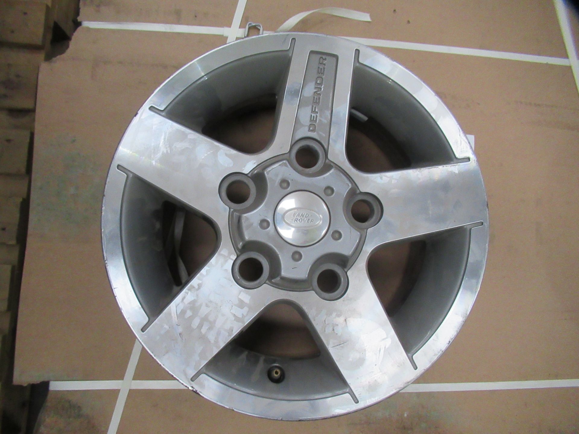 5x 16" 2015 Landrover Defender Diamond Cut Wheels with Bolts & Locking Nut - Image 2 of 3