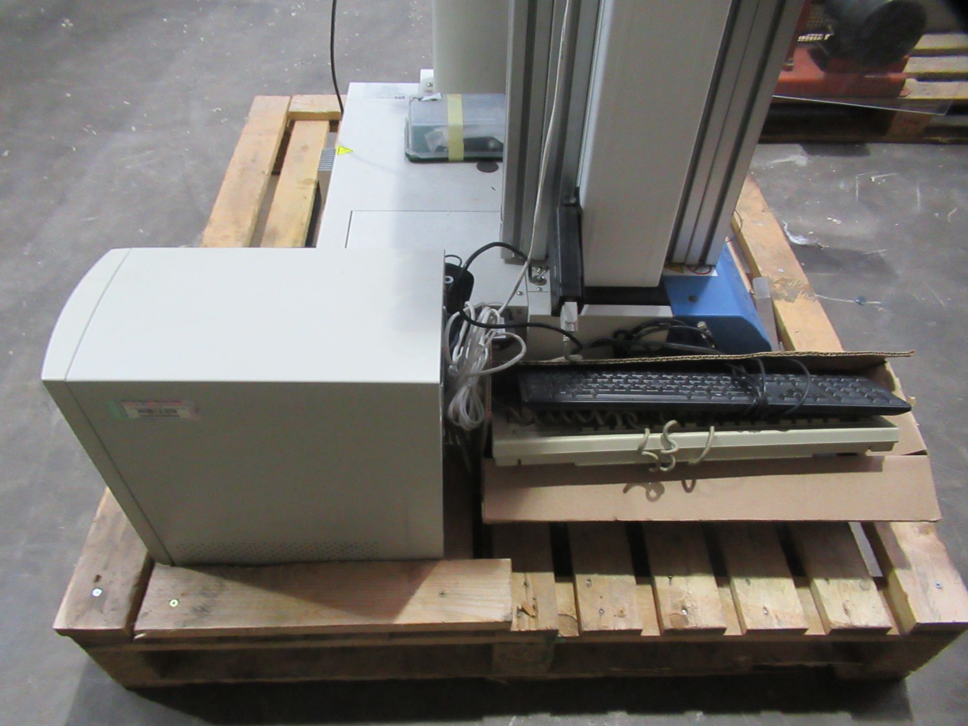 Instron Tensile Tester - Image 10 of 26
