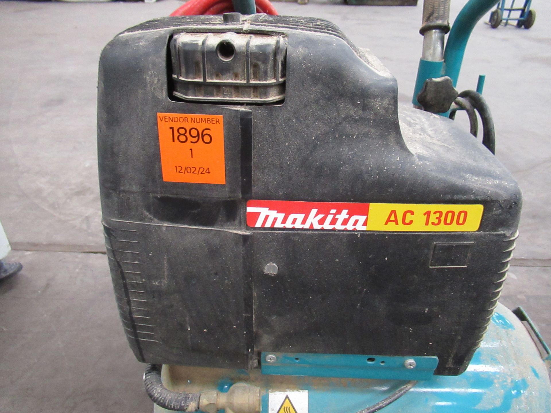 A Makita AC 1300 Frame Mounted Portable 110V Compressor - Image 3 of 6