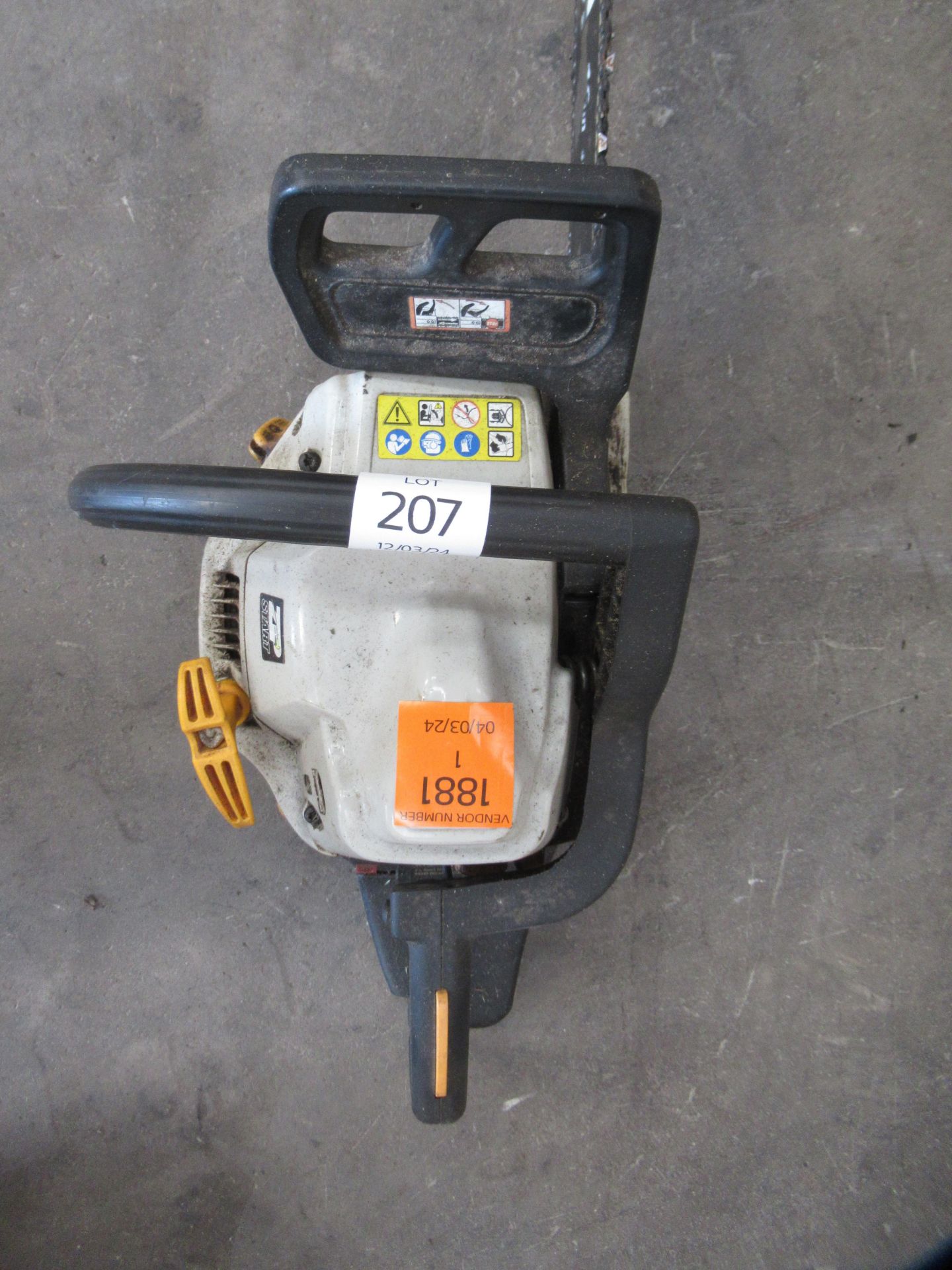 A Ryobi Chainsaw - non-runner - Image 2 of 3
