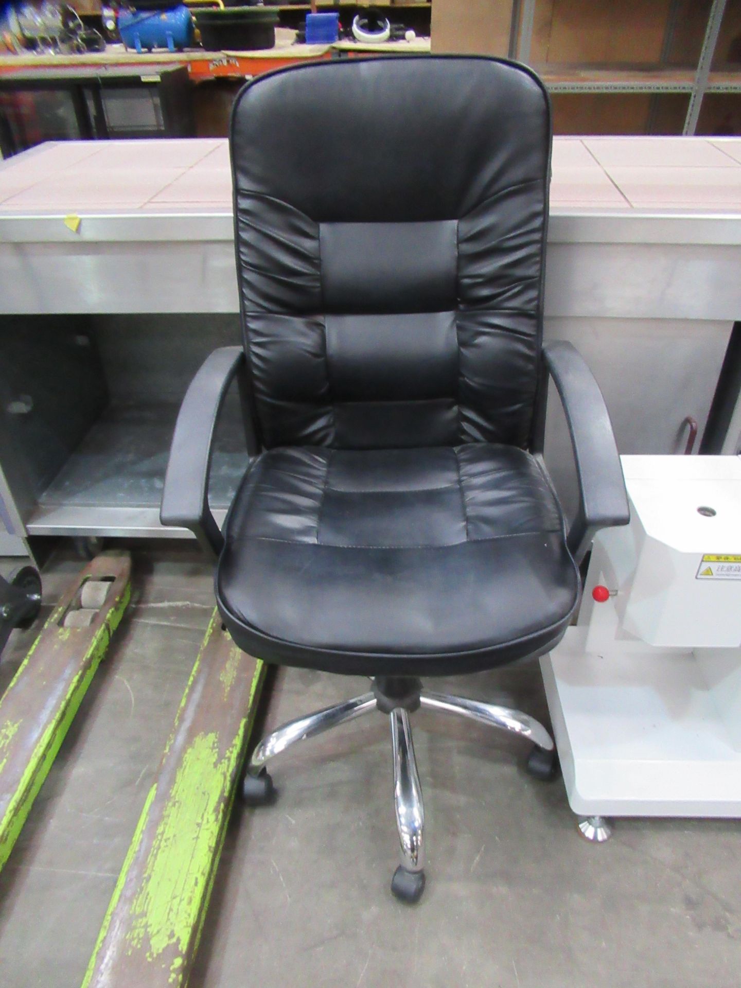 2x Operators Chairs - Image 2 of 2