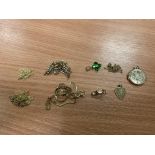 Various 9ct and '375' marked jewellery including chains and pendants (total 20g)