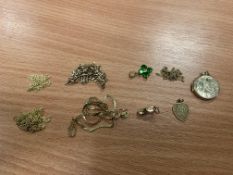 Various 9ct and '375' marked jewellery including chains and pendants (total 20g)