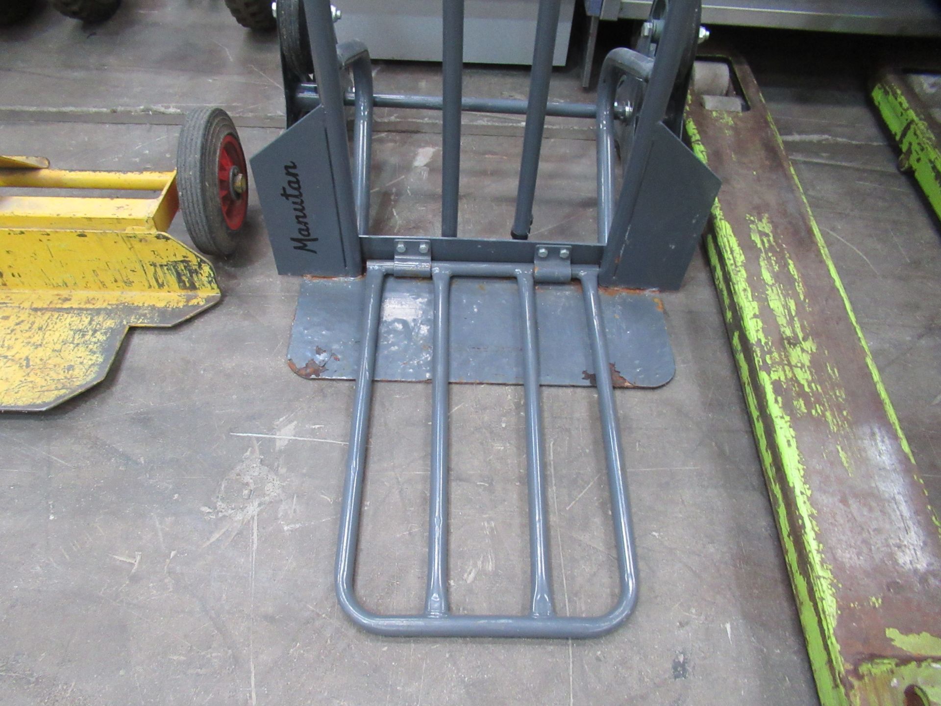 A Manutan 250kg Max, 6 Wheel "Stairs" Sack Barrow - Image 2 of 5