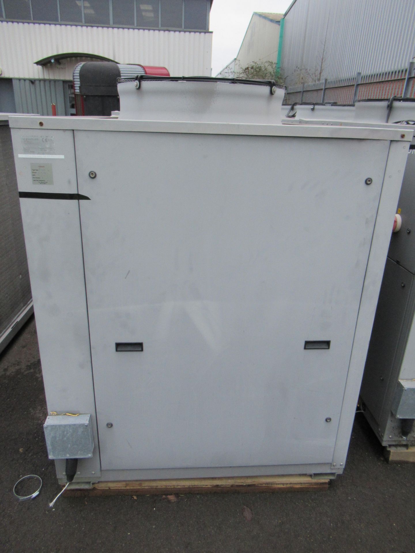 Schneider Uniflair Packaged Air Cooled Water Chiller - Image 2 of 7