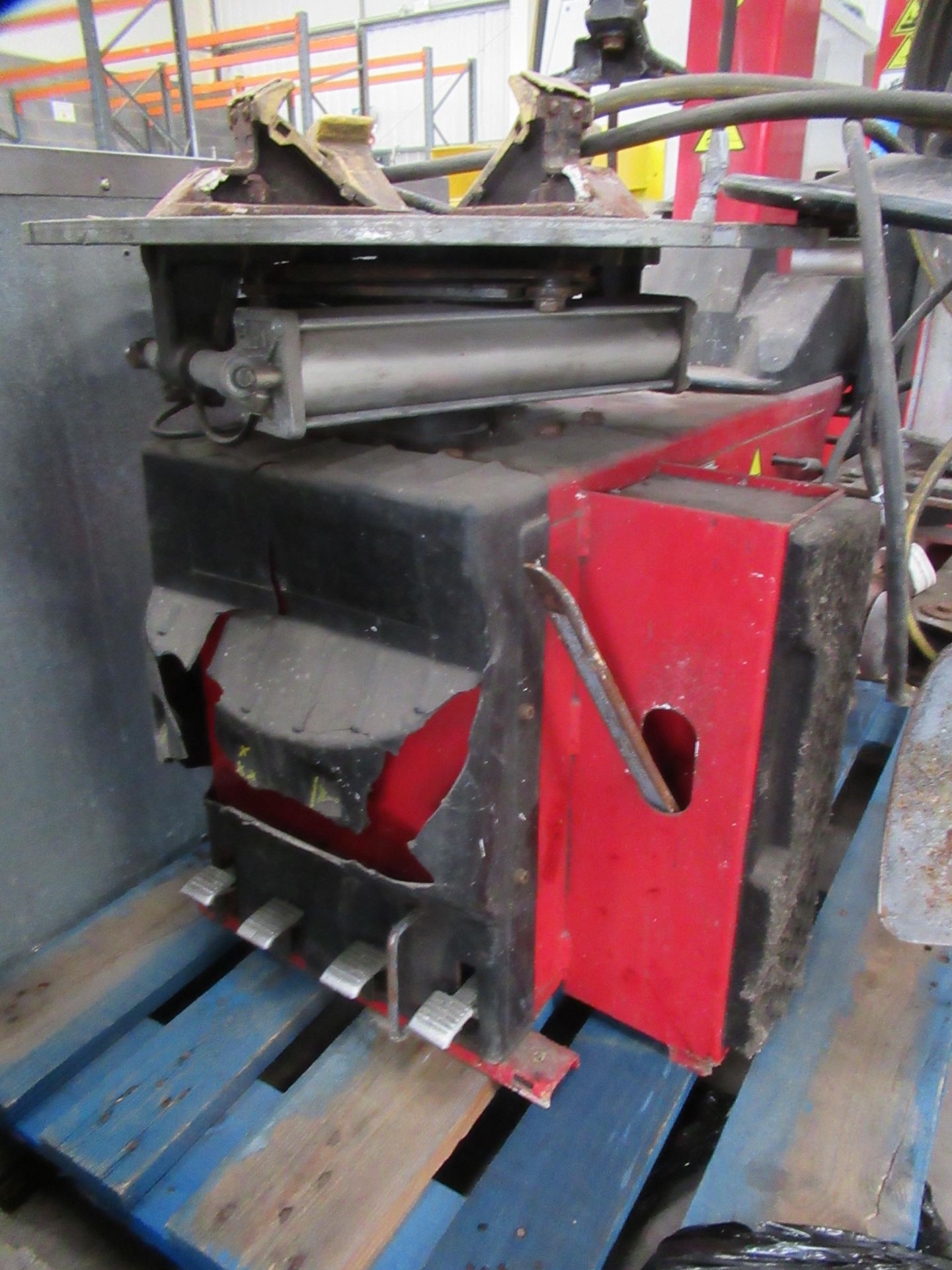 Corghi SP2000 Tyre Changing Machine - 240V - Image 5 of 7