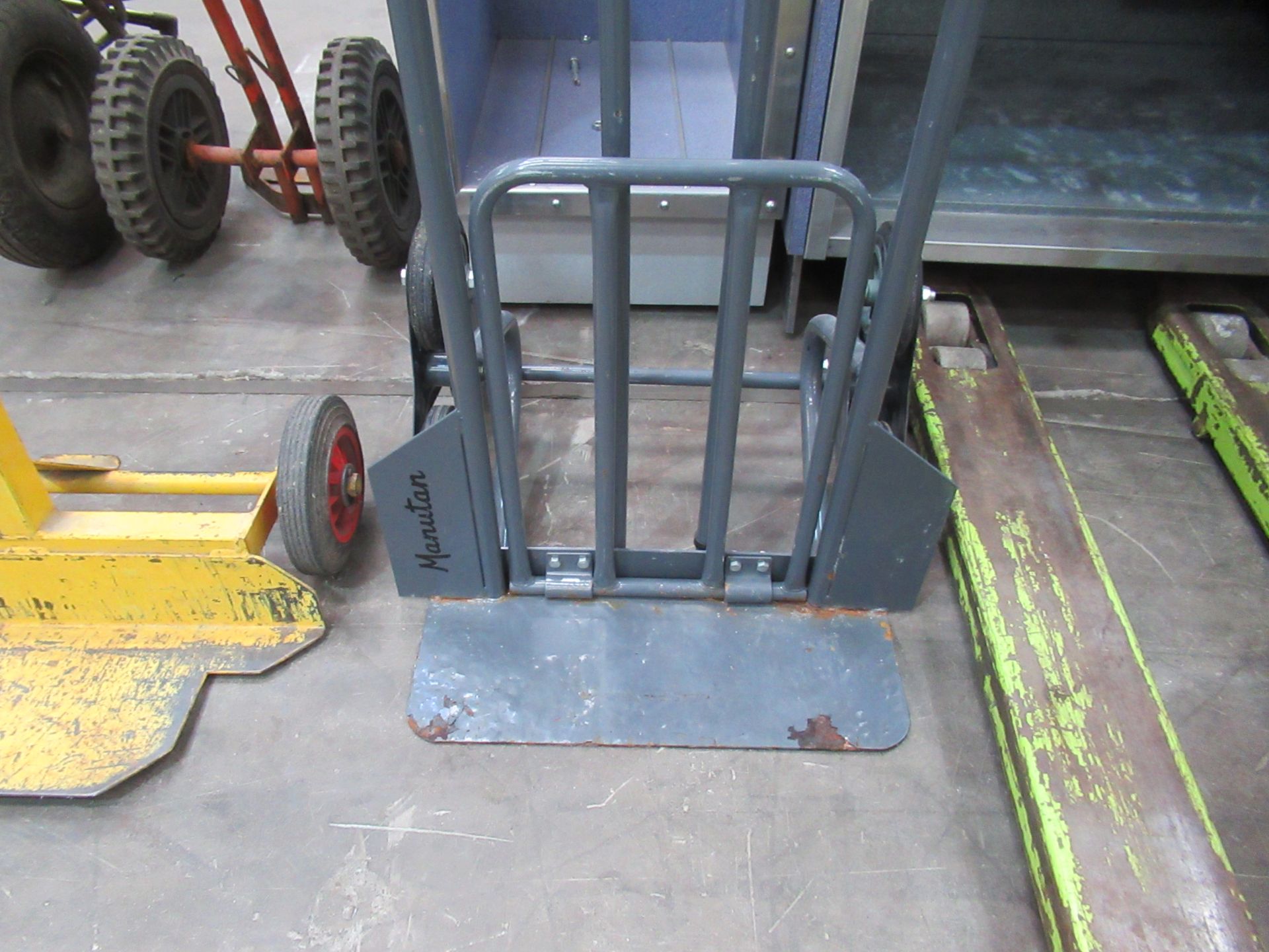 A Manutan 250kg Max, 6 Wheel "Stairs" Sack Barrow - Image 3 of 5