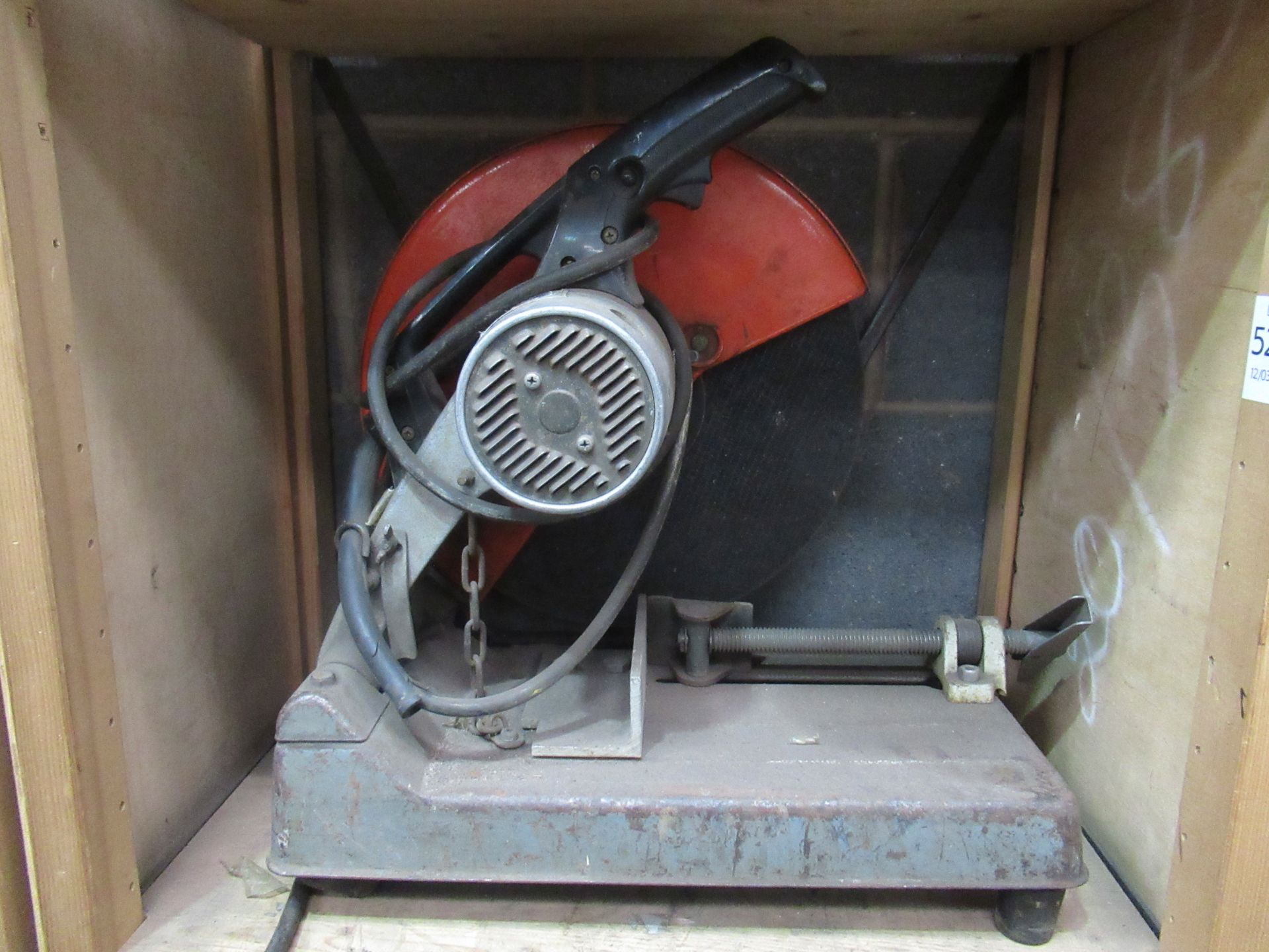 A Makita 355mm Cut Off Saw - missing plug (240V)