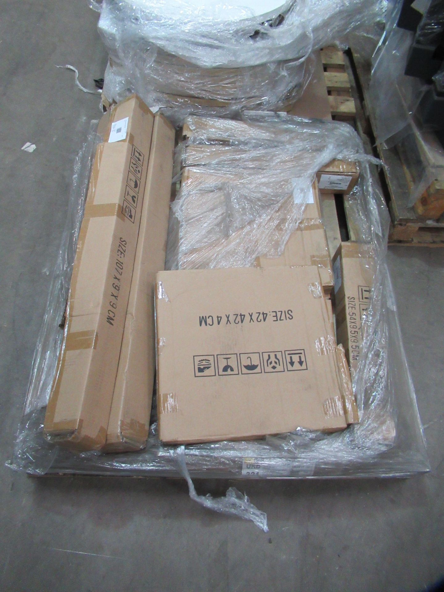 Pallets of Tabletops - Image 5 of 5