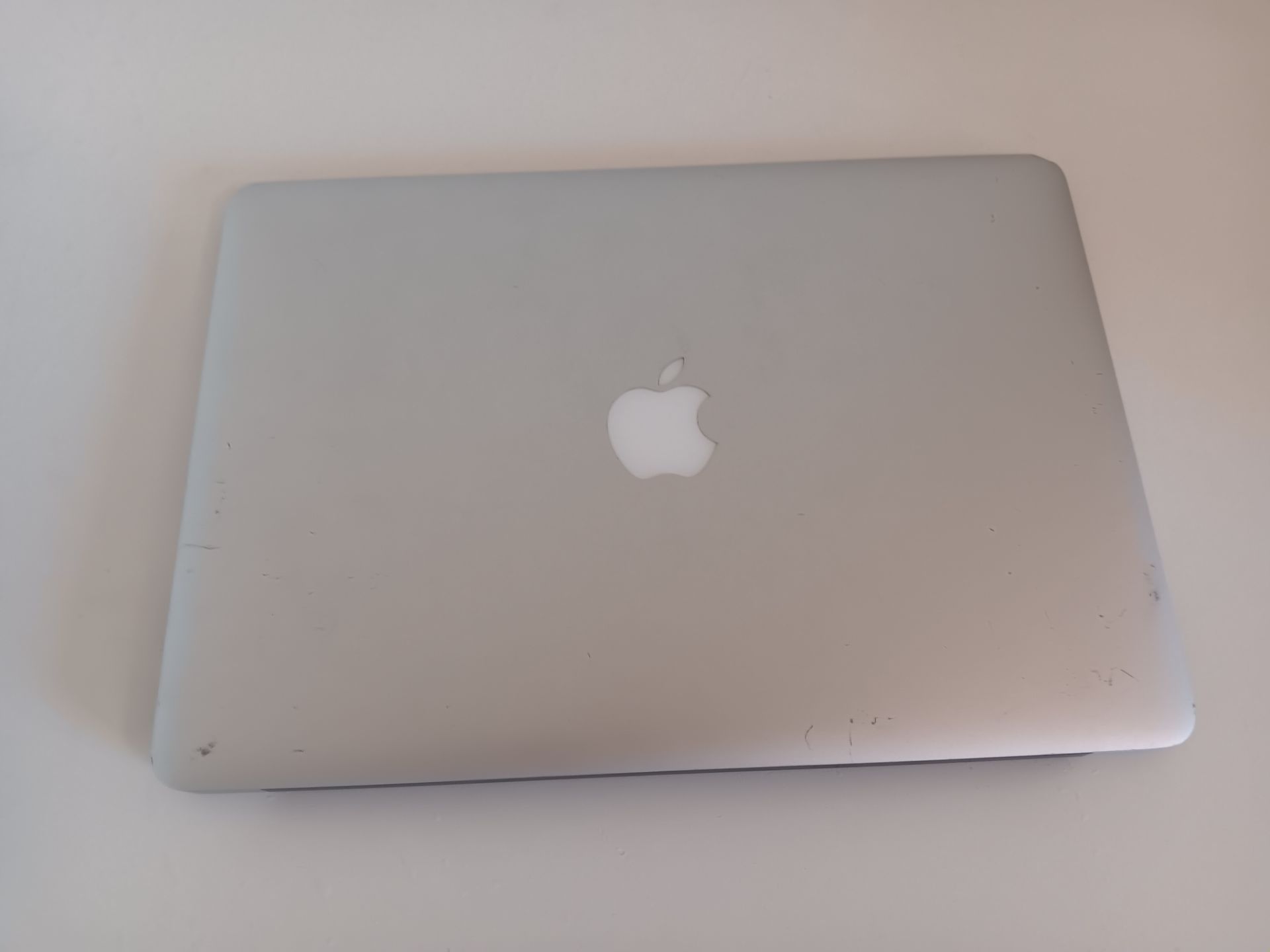 Apple MacBook Air i5 – 1.3GHZ Processor, 4GB Ram & 120GB Hard Drive (Needs Bios Battery & No - Image 2 of 4
