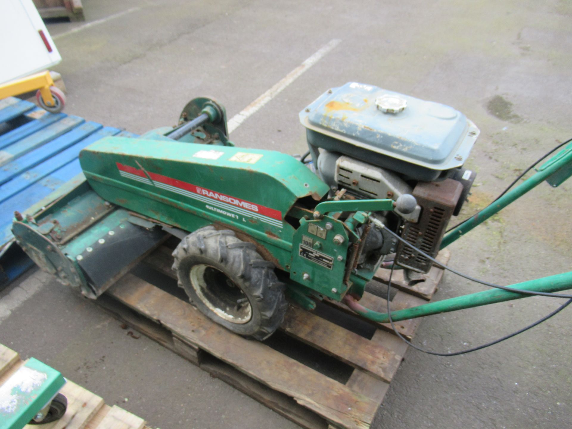 Ransomes Multmower MMPU Lawnmower- S/R. - Image 5 of 6