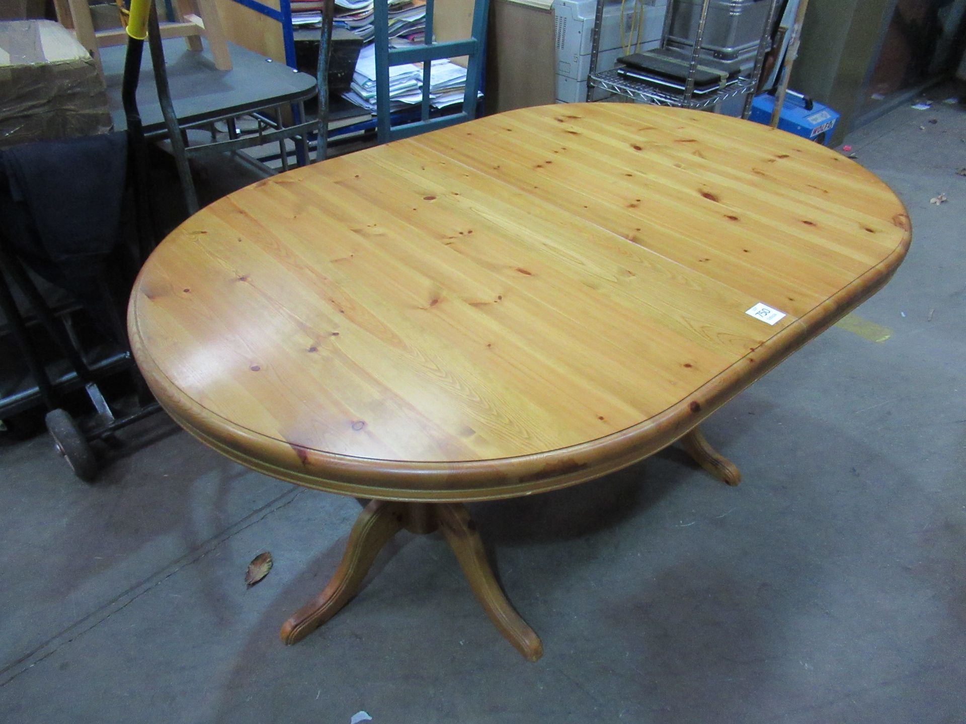 Pine extending dining table - Image 4 of 8