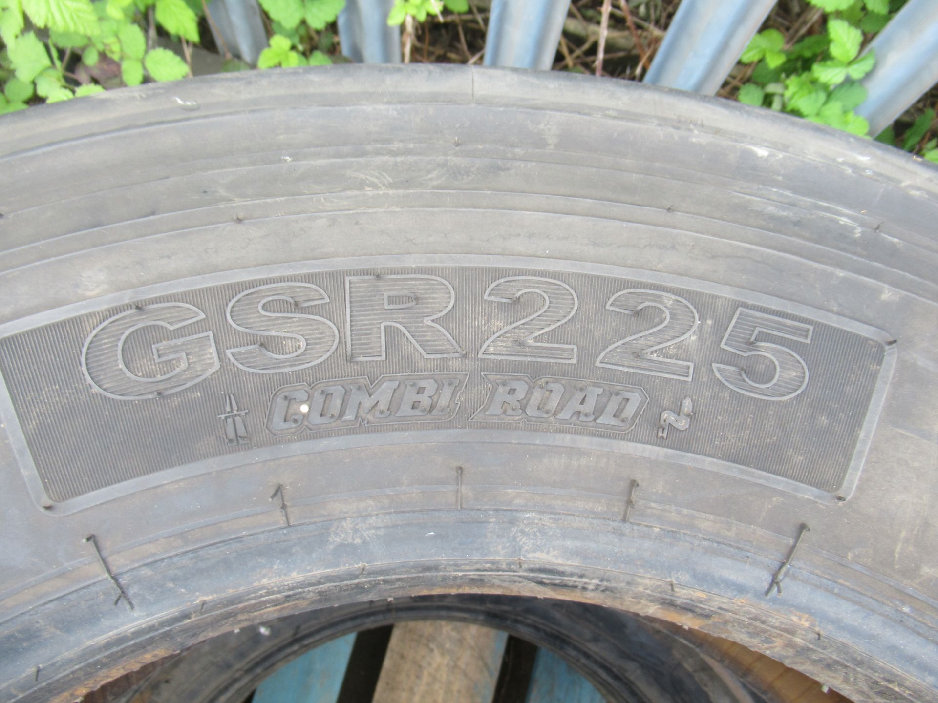 3x Partworn Tyres (275/70R/22.5, 275/80R/22.5, 275/80R/22.5) - Image 2 of 6
