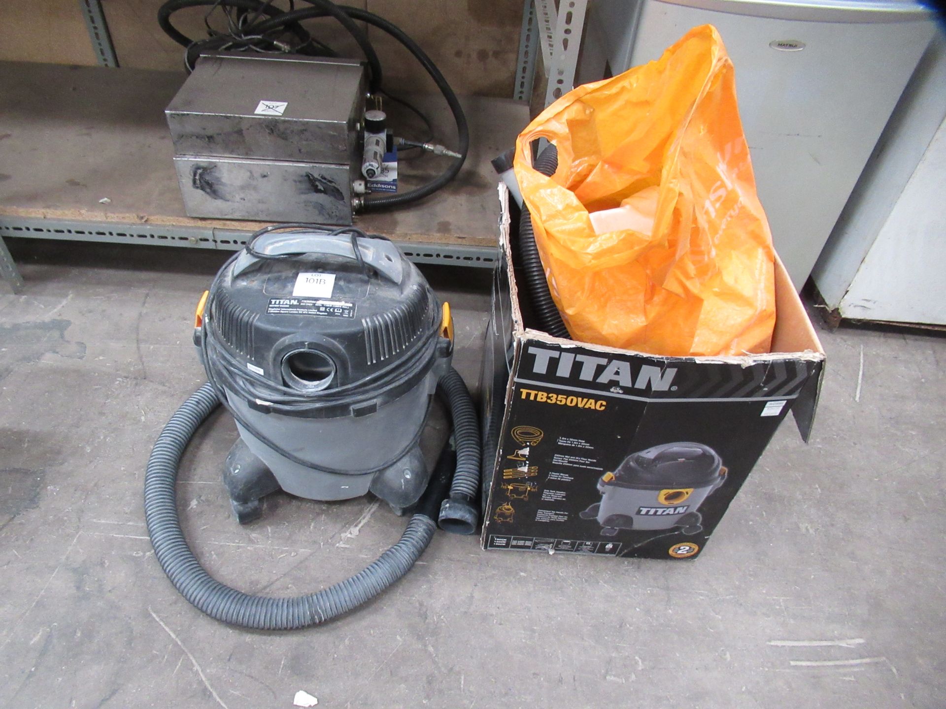 A 240V Titan wet/dry vacuum cleaner