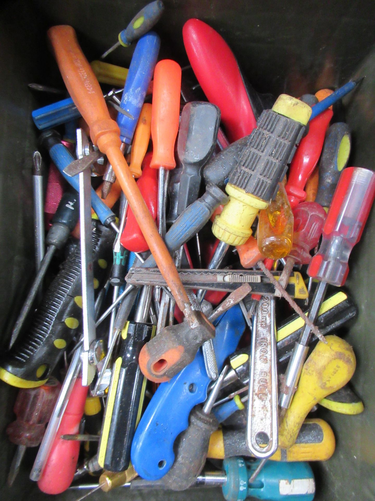 3x tubs of various garage hand tools to include screwdrivers, sockets etc - Bild 3 aus 5