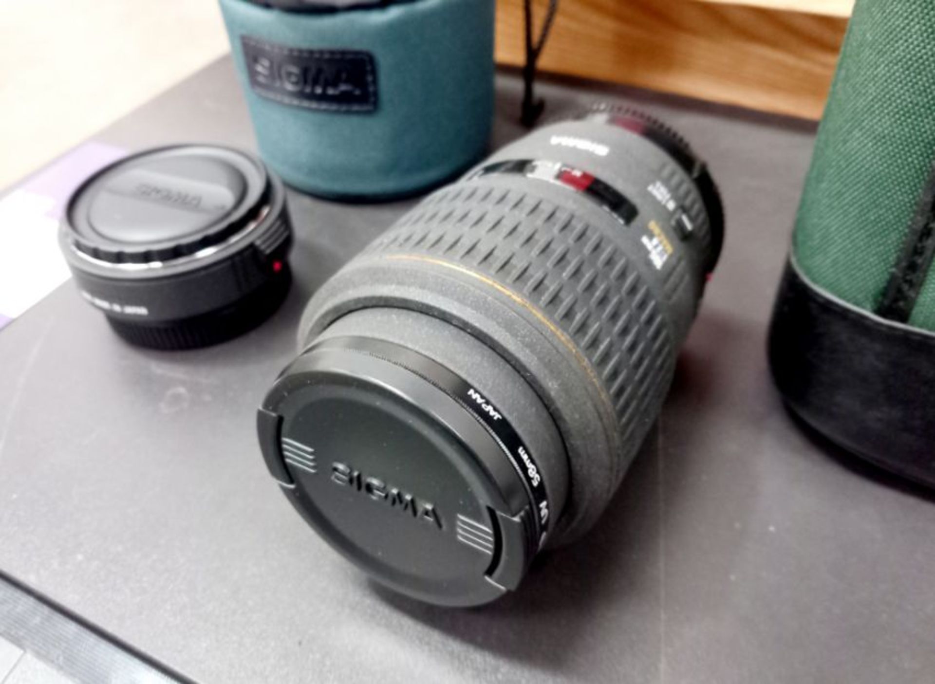Sigma 105mm F2.8 Macro Sony Fit & Sigma Convertor for Minolta - Image 2 of 3