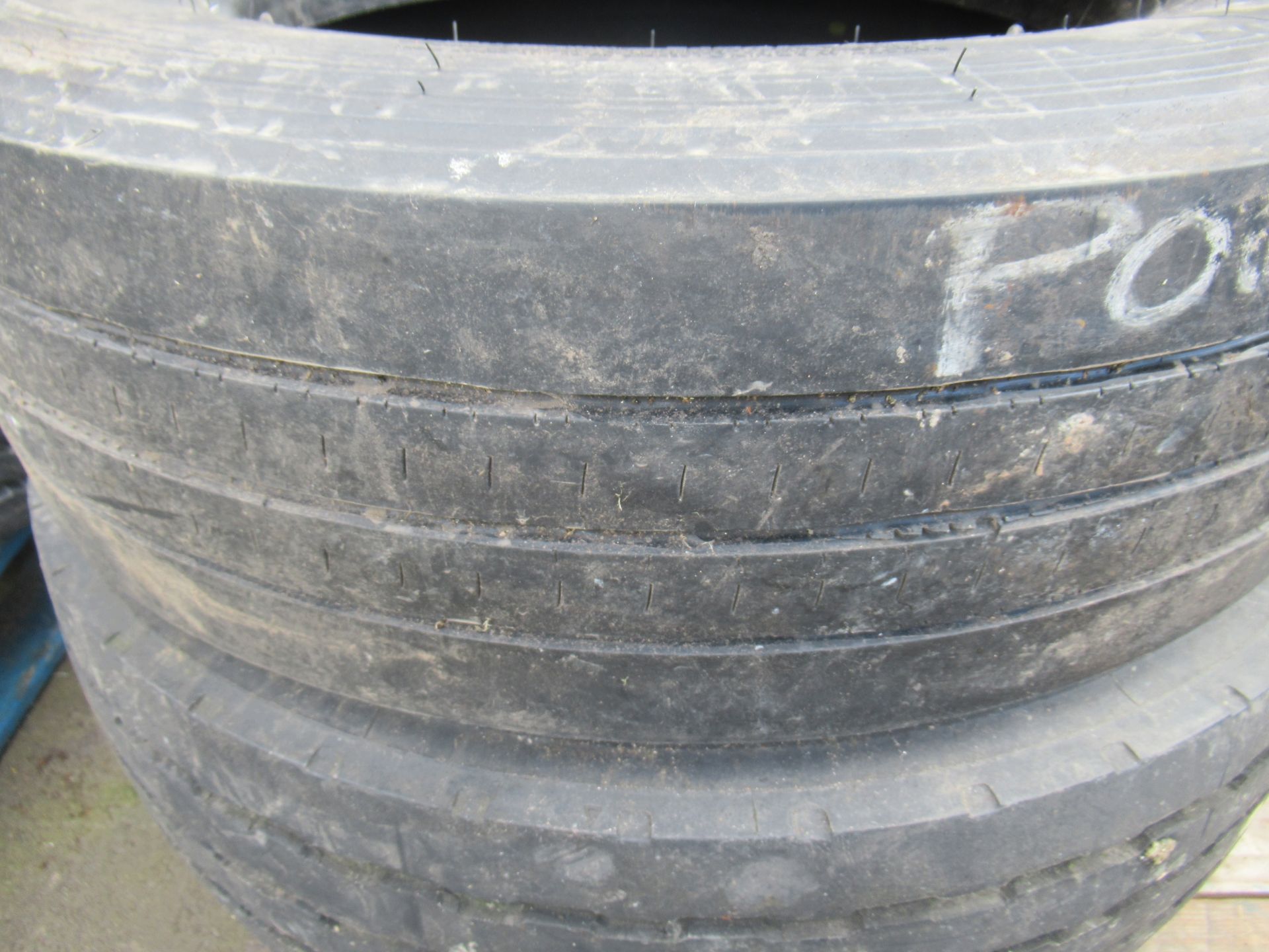 5x Partworn Tyres ( 285/70R/19.5, 245/70R/19.5, 245/70R/19.5, 285/70R/19.5, 245/70R/19.5) - Bild 4 aus 7