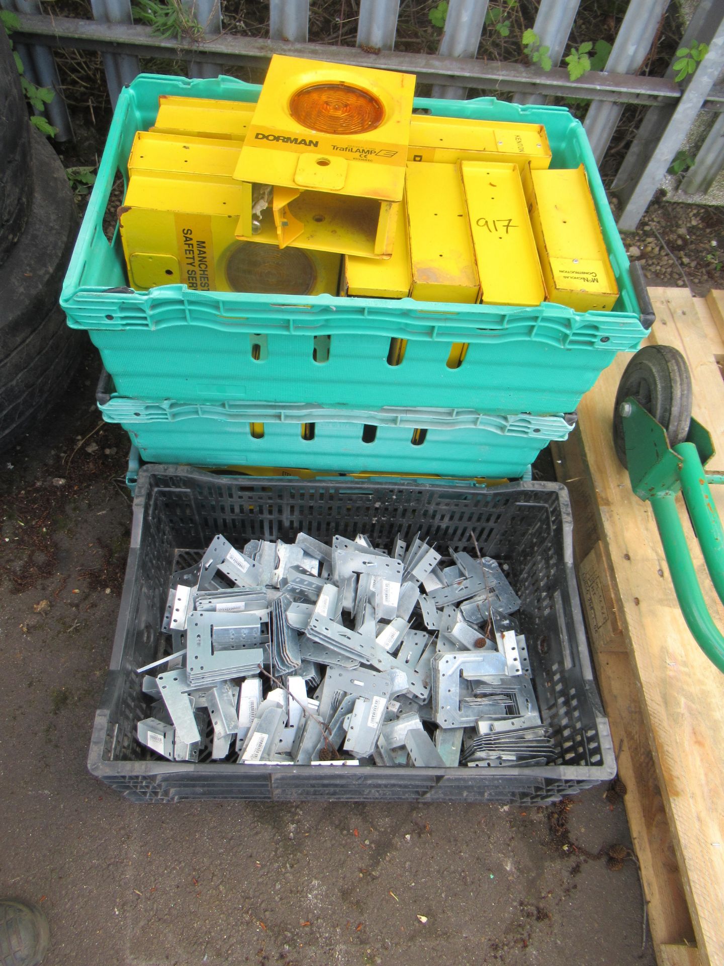 Qty of Dorman Trafilamps & 38mm Joist Brackets