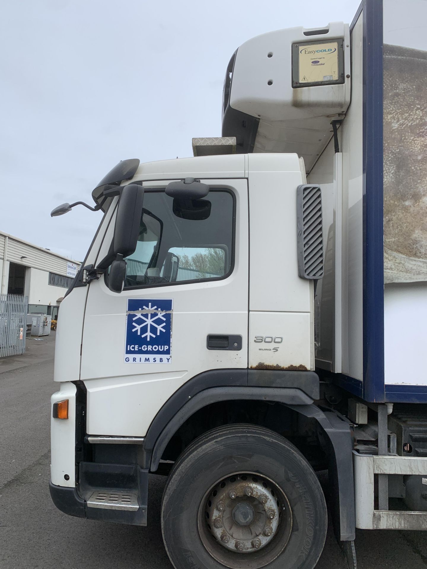 2008 WHITE VOLVO FM LORRY - Image 5 of 13