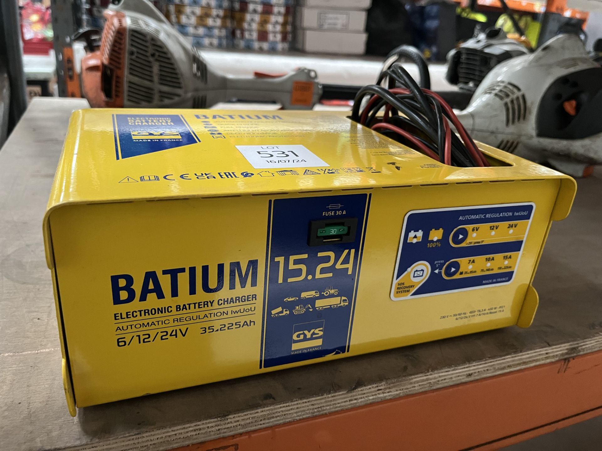 CHARGEUR DE BATTERIE GYS BATIUM 7/24 AUTOMATIQUE 6/12/24 VOLTS