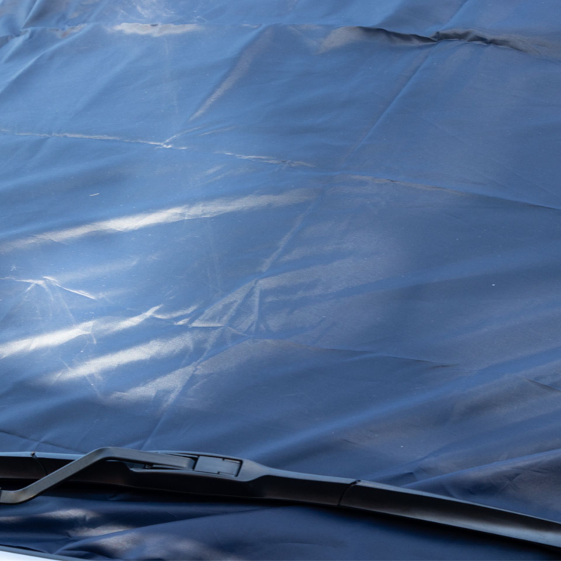 Maypole Car Windscreen Cover - Protects against frost, ice and snow