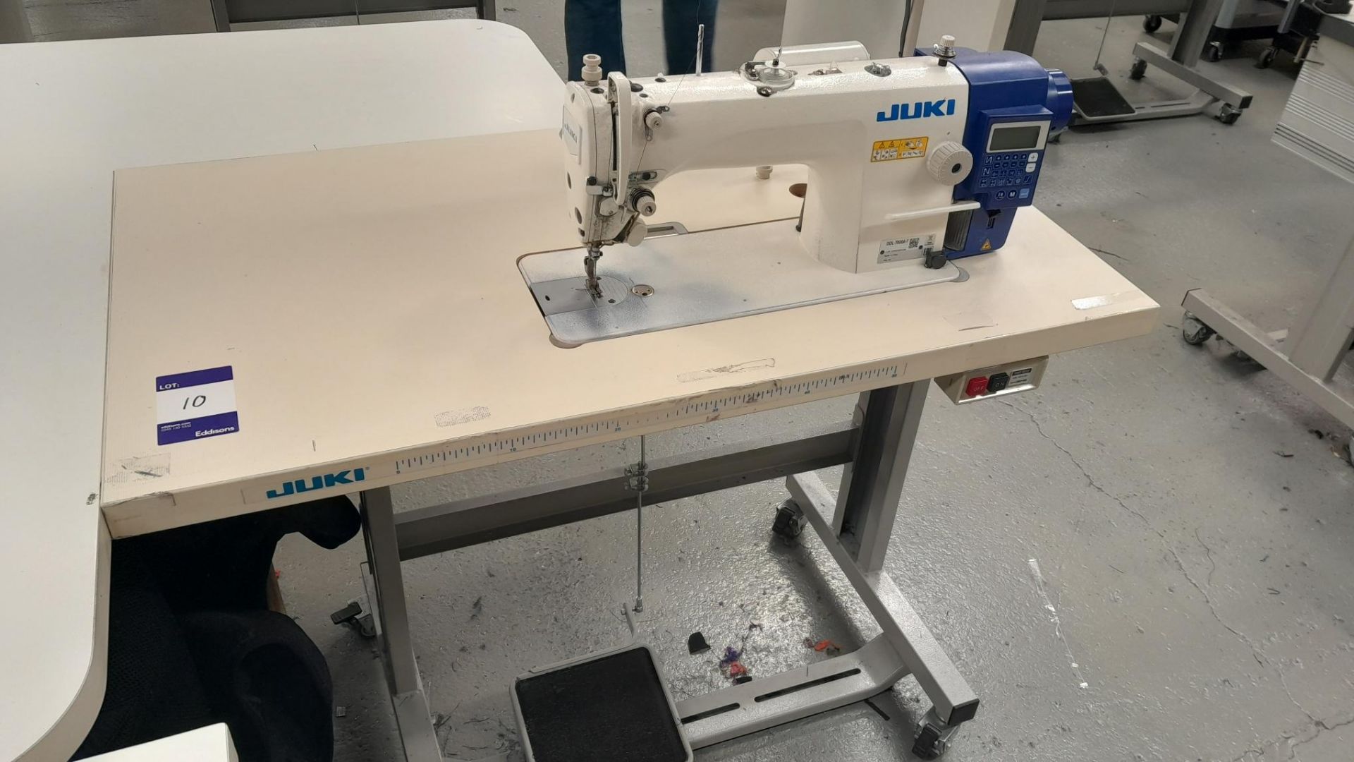 Juki JU-DDL-7000AS-7 Flatbed Sewing Machine Serial Number 4DOPG03992, 240v