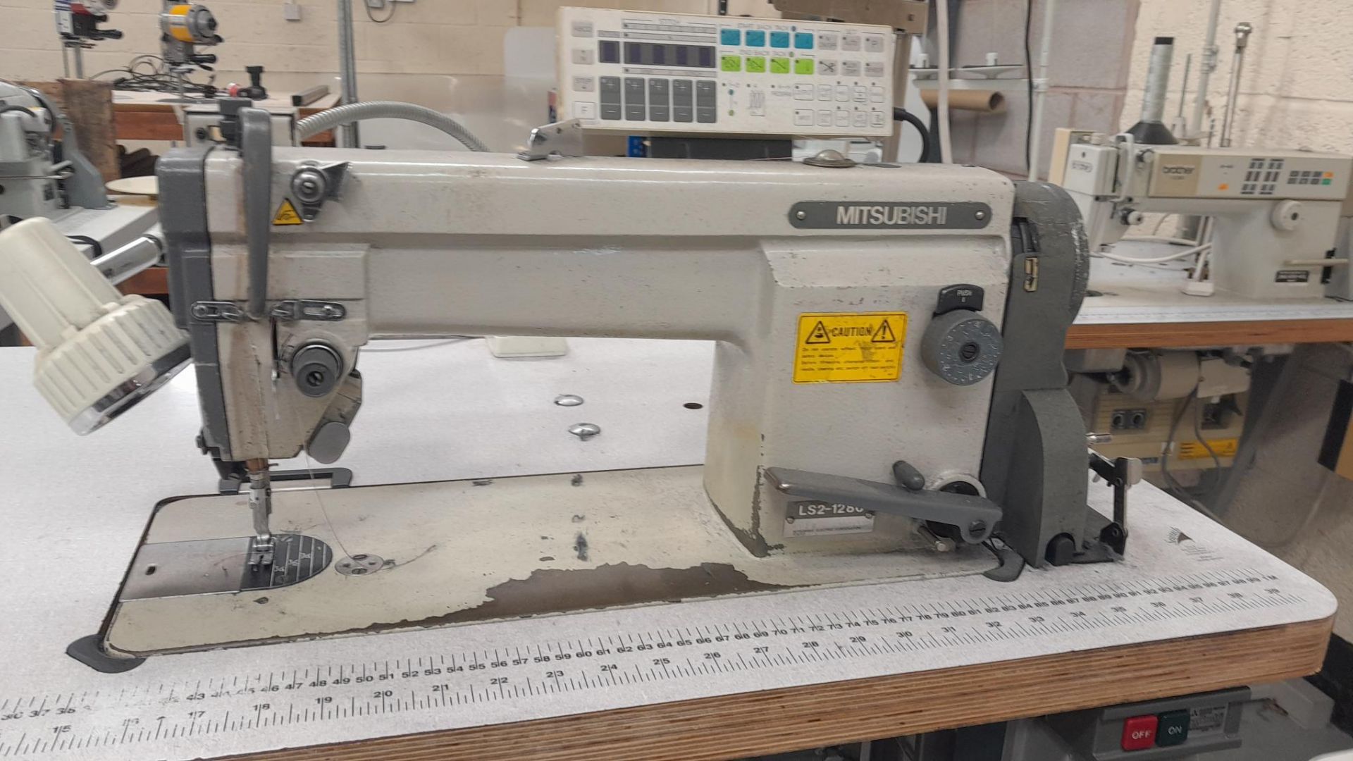 Mitsubishi LS2-1280 Flatbed Sewing Machine, Serial Number 830493, Please note that the machine is - Image 3 of 4