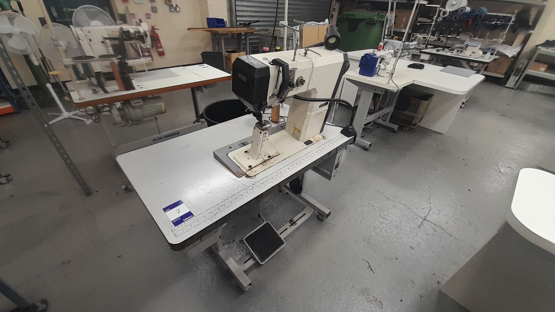 Pfaff 591-940/02-BL Post Sewing Machine Serial Number 6095148, 240v