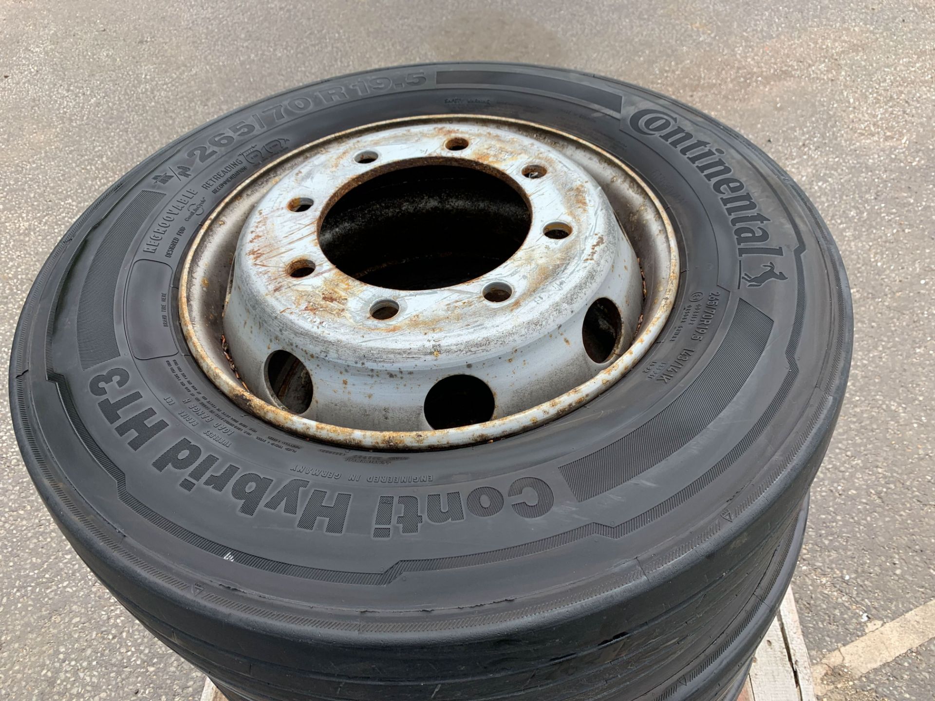 Wheel and Tyres:Qty 4 Continental 265/70R19.5, load range N Tubeless. Job Lot - Image 2 of 3