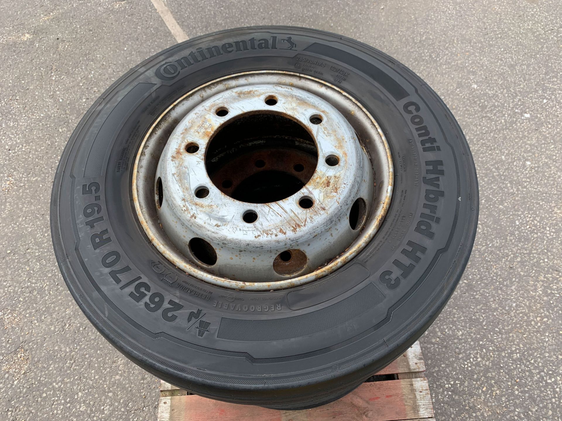 Wheel and Tyres:Qty 4 Continental 265/70R19.5, load range N Tubeless. Job Lot - Image 3 of 3