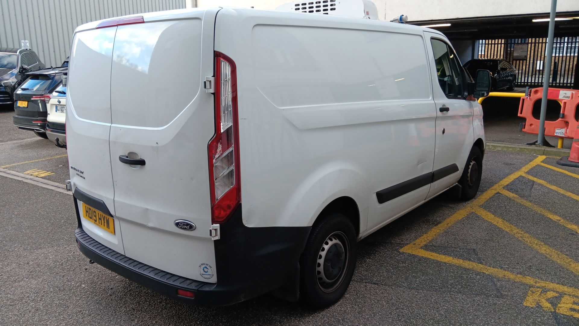 Ford Transit Custom 300 FWD 2.0 TDCi 105pg L1 Low Roof Refrigerated Van with , Registration HD19 - Image 8 of 27