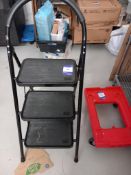 3 step folding ladder and tray skate