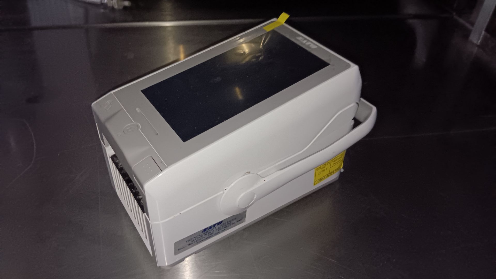 Sato FX3-LX Stand alone direct thermal label printer, serial number HG205610 (Jul 2023) - Image 2 of 5