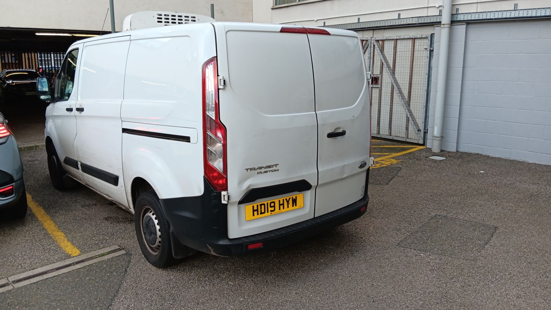 Ford Transit Custom 300 FWD 2.0 TDCi 105pg L1 Low Roof Refrigerated Van with , Registration HD19 - Image 6 of 27