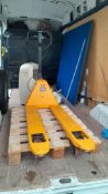 Unknown 2,500kg capacity pallet truck