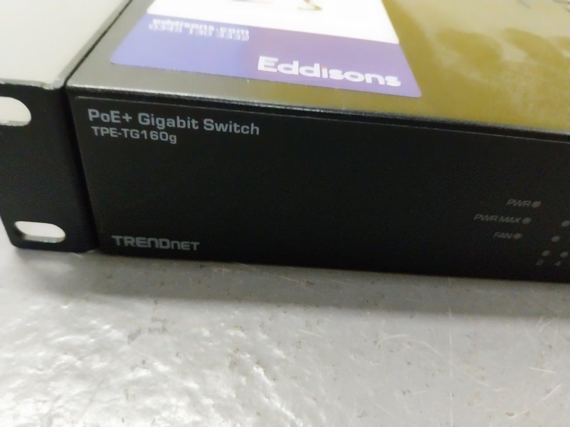 TRENDNET TPE-TG160g PoE+ Gigabit Switch - Image 2 of 4