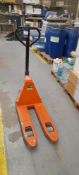 2000kg Hand hydraulic pallet truck