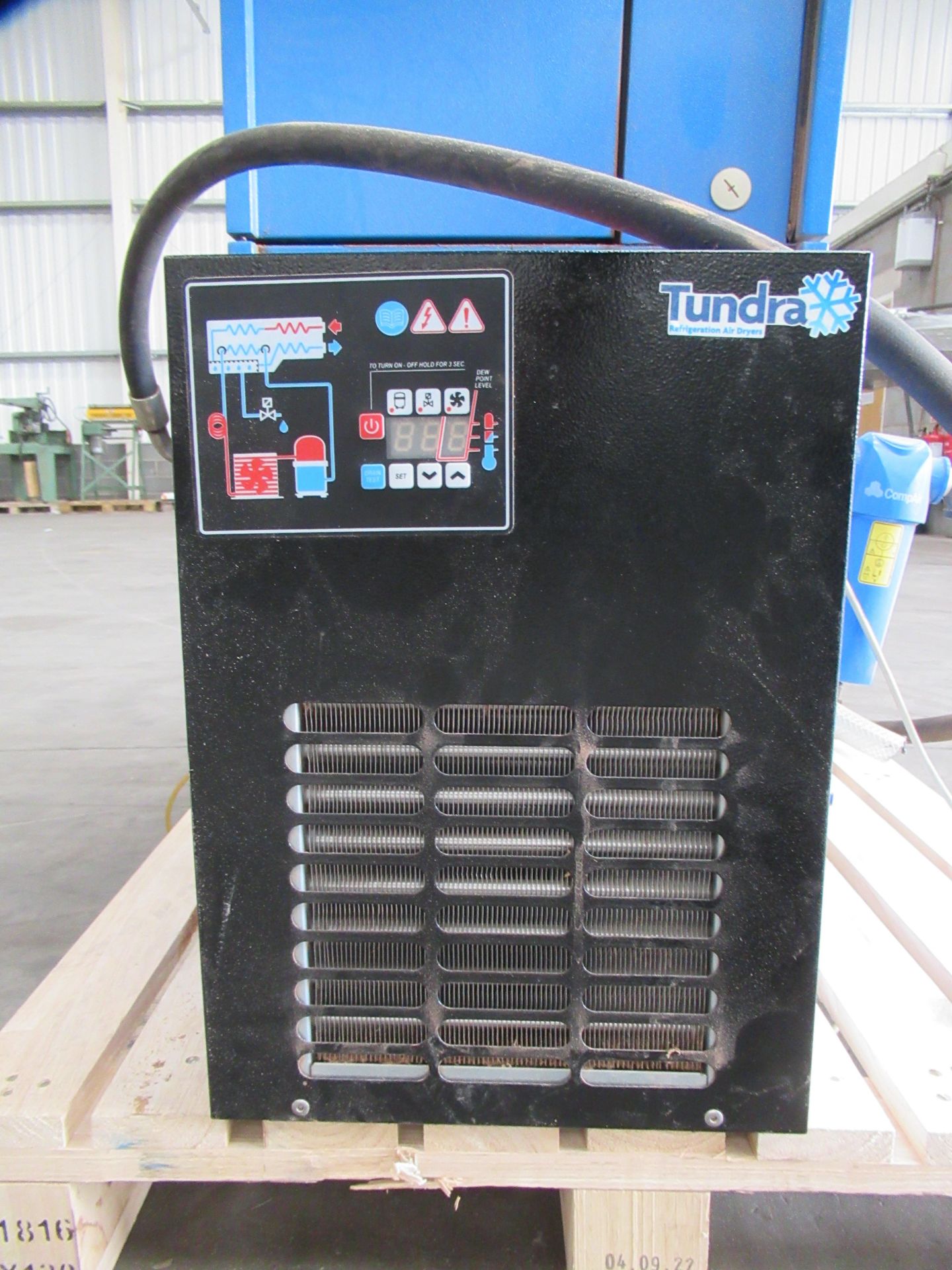 CompAir L11 Screw Compressor with Tundra Air Dryer and ABAC 200L Air Receiver Tank. - Bild 7 aus 10