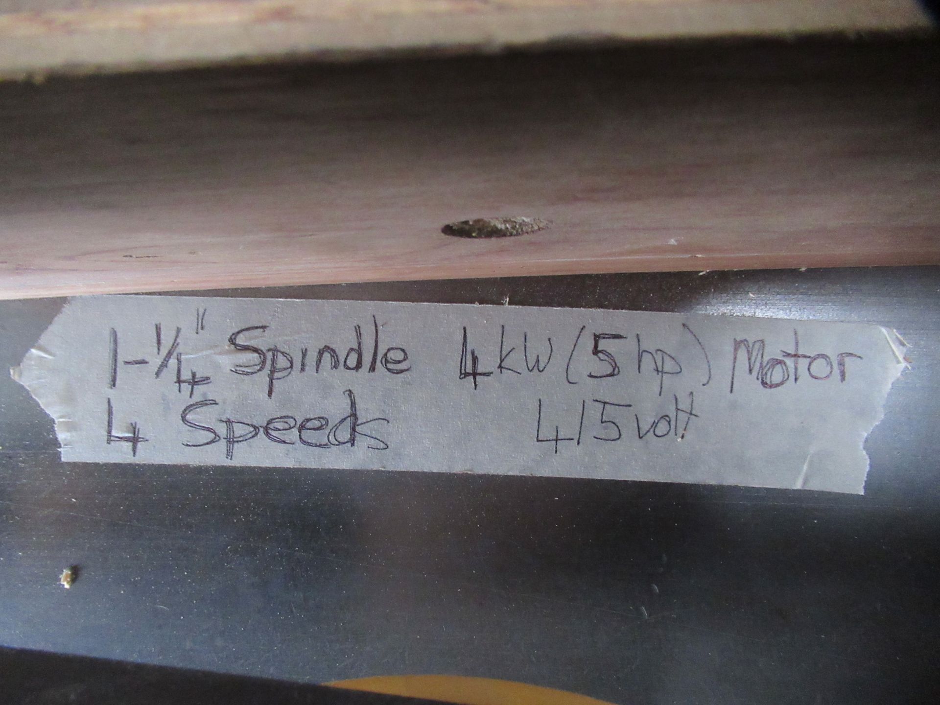 1 1/4" Spindle Moulder 4 Speed 4kW 415V with Powerd Roller Feed - Image 8 of 9