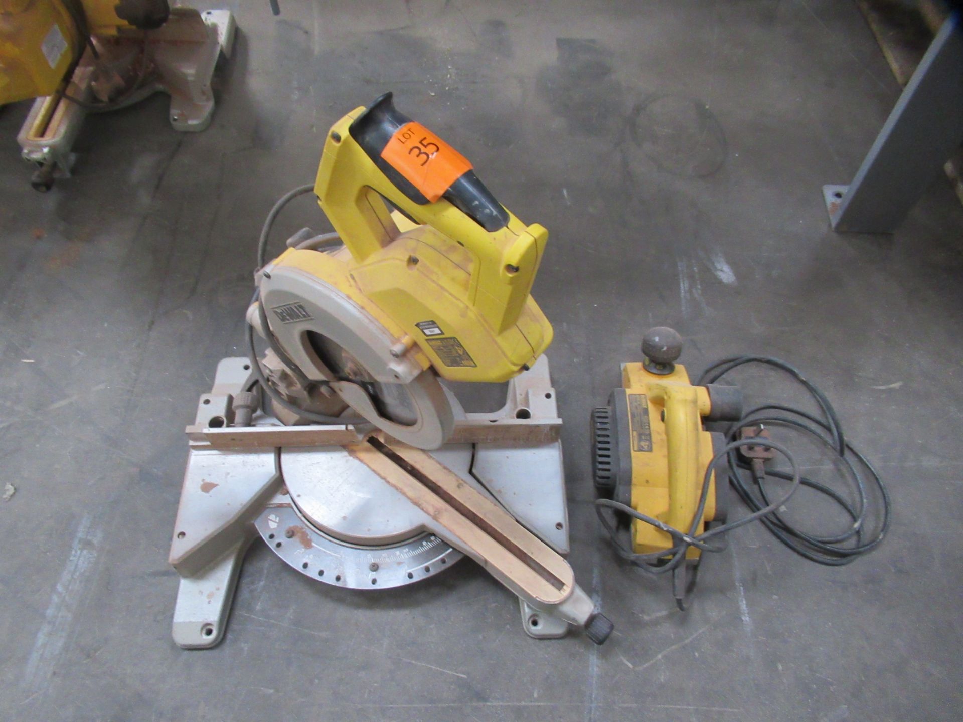 DeWalt Compound Mitre Saw & Planer - 240V