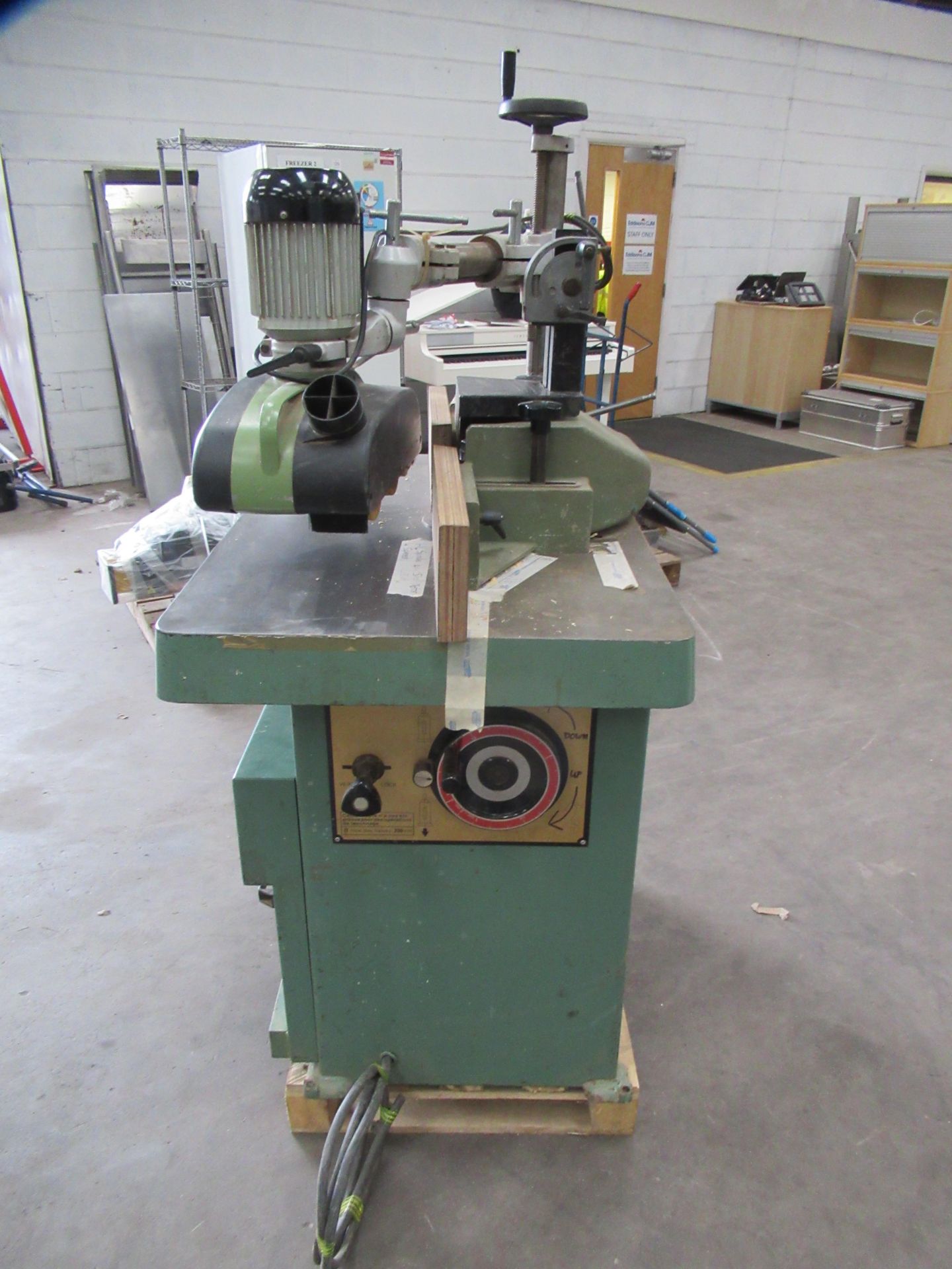 1 1/4" Spindle Moulder 4 Speed 4kW 415V with Powerd Roller Feed - Image 7 of 9