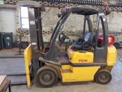 TCM FGE25-E1 LPG Forklift (2013) & Light Commercial Motor Vehicles