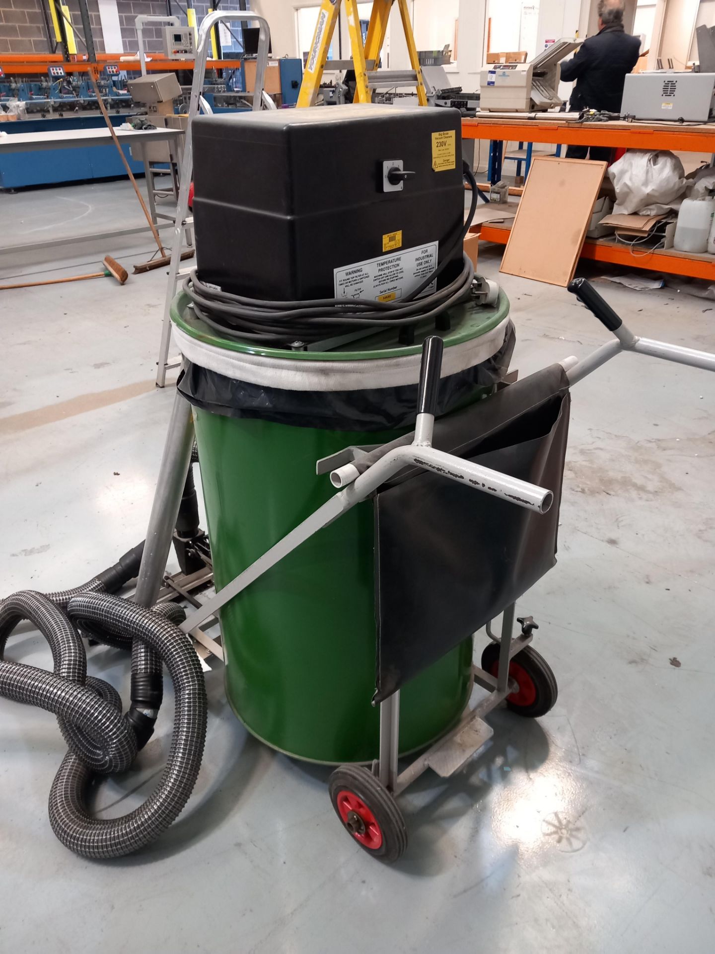 Big Brute industrial vacuum cleaner, serial number K46282 - Image 2 of 3