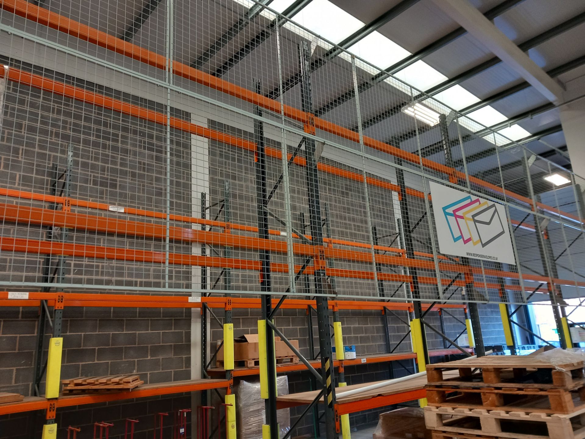 16 Bays of Dexion Speedlock boltless steel pallet racking with spare beams & guard railing & shelf - Image 6 of 9