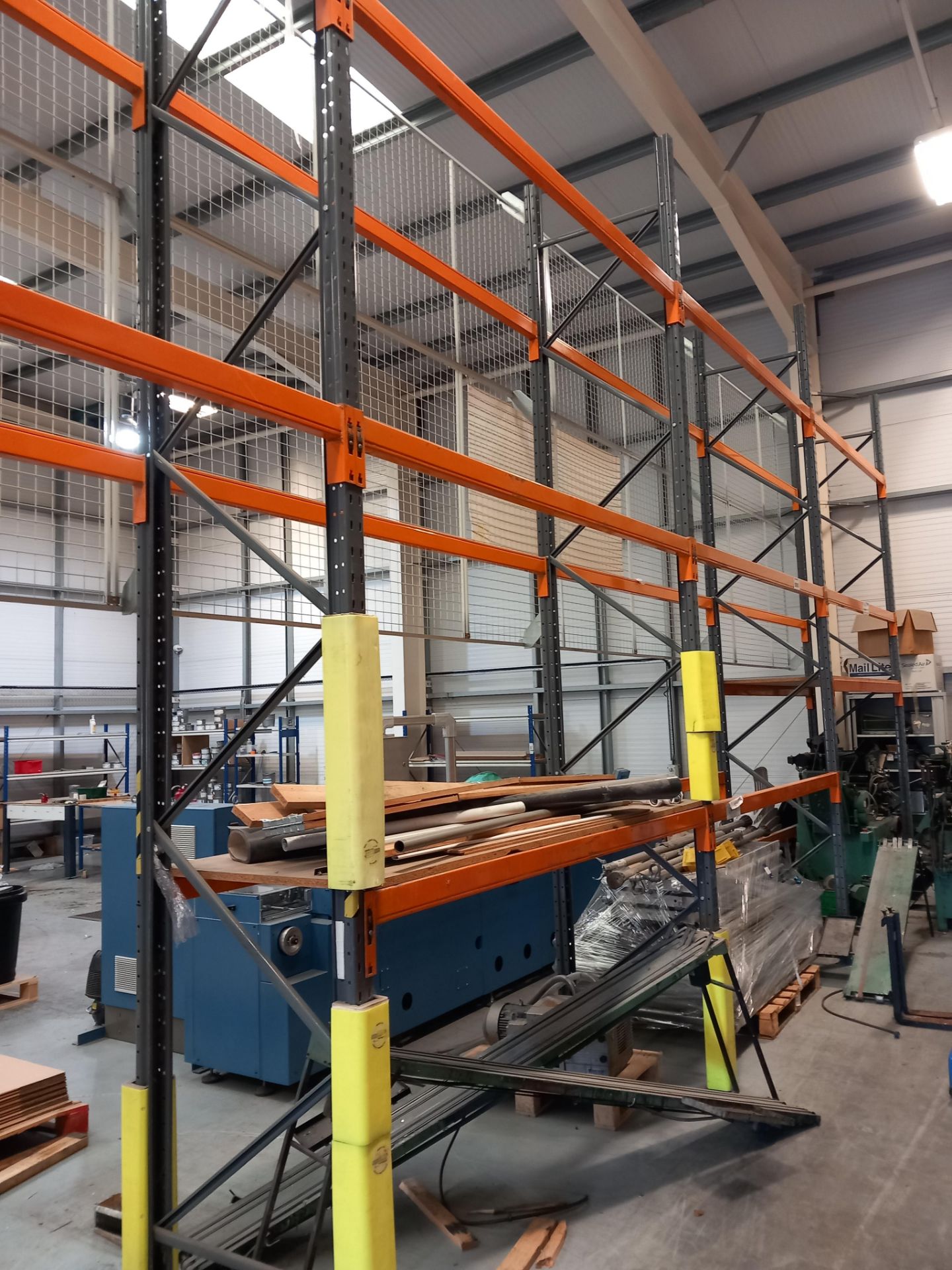 16 Bays of Dexion Speedlock boltless steel pallet racking with spare beams & guard railing & shelf - Image 3 of 9