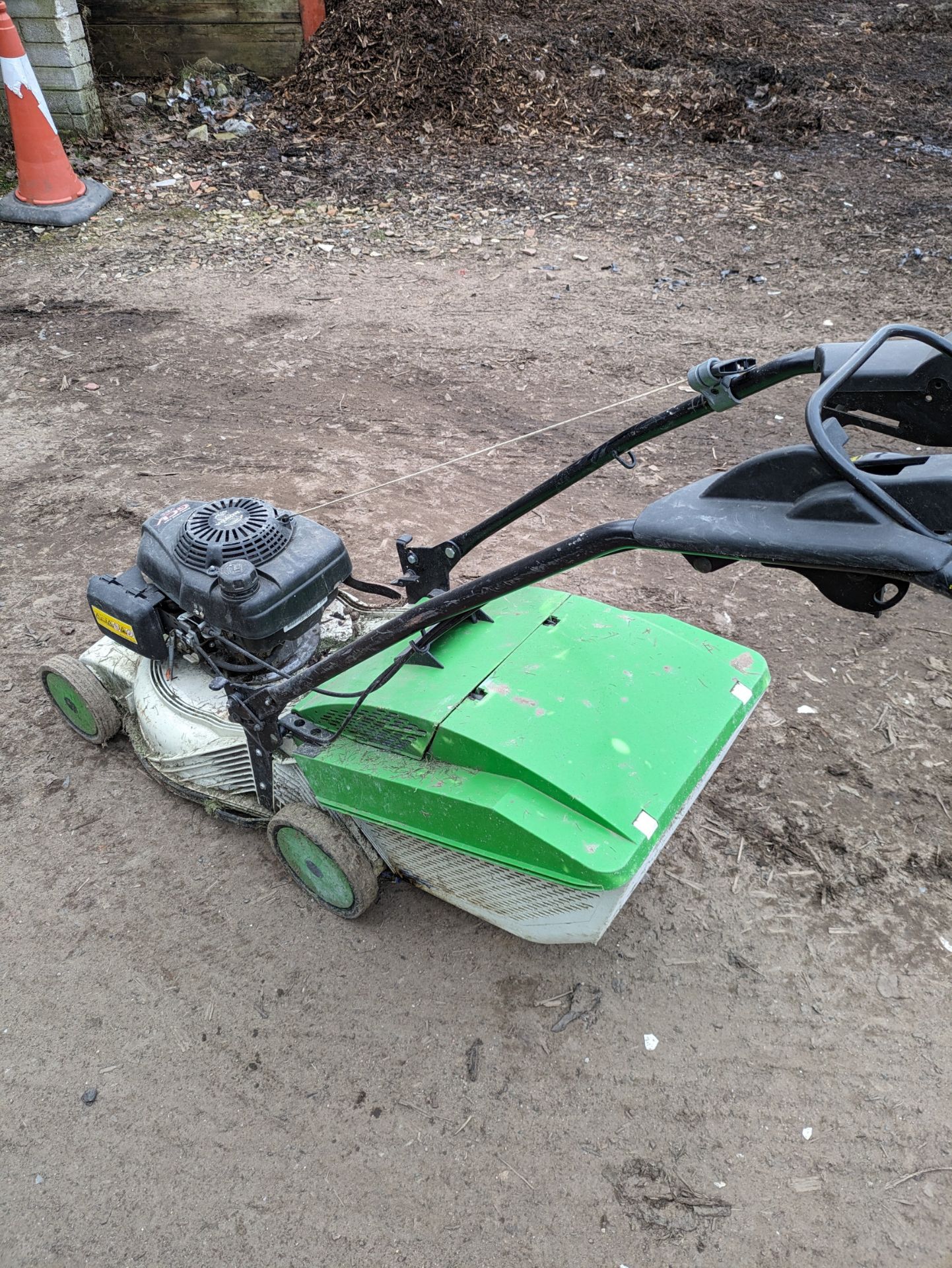 Etesia PRO46 PHCS Walk-behind commercial mower 201 - Image 2 of 5